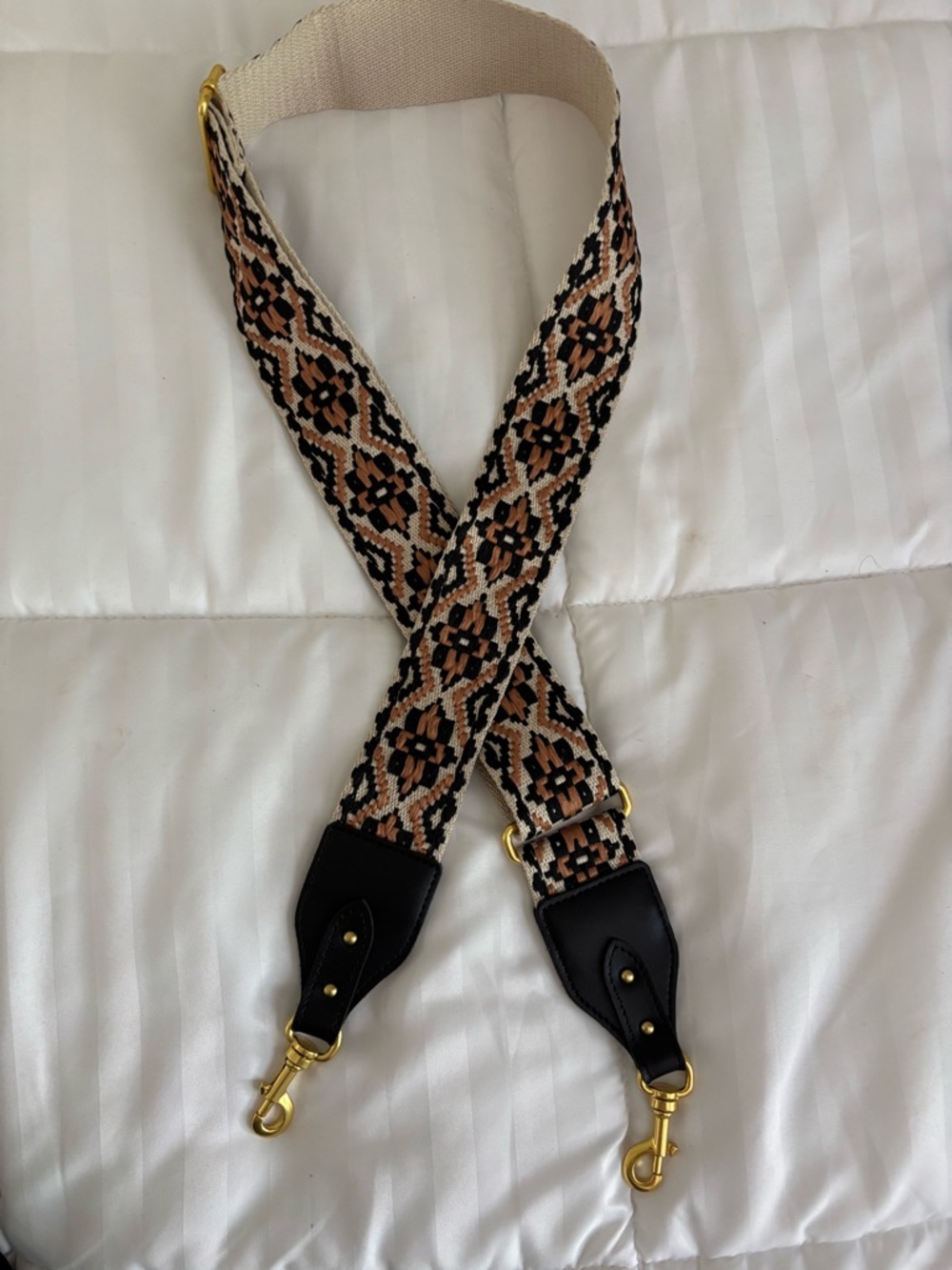 Adjustable Woven Guitar-Style Handbag Strap in Black & Tan